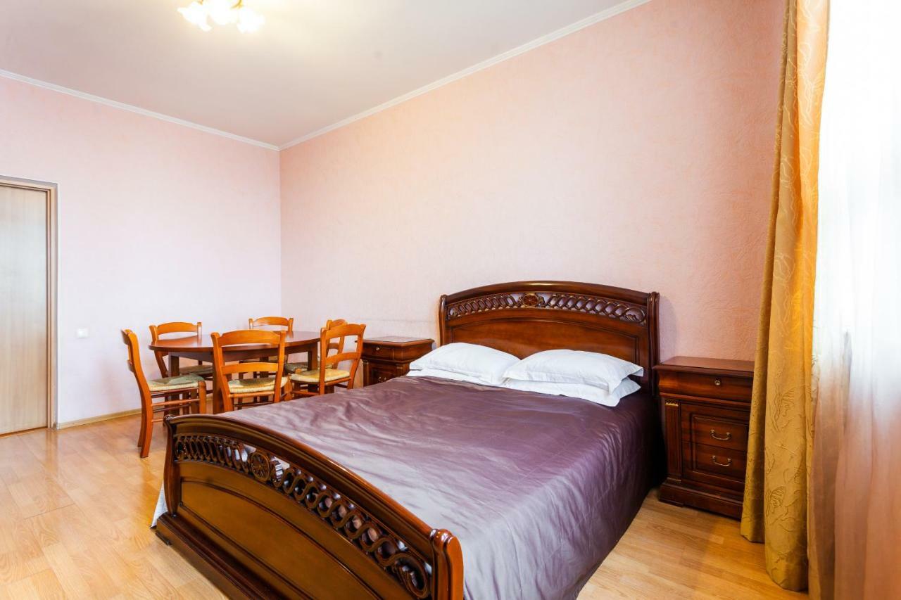 Partner Guest House Shota Rustaveli Киев Экстерьер фото